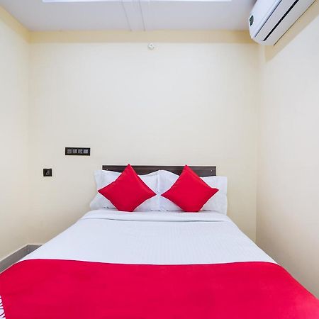 Oyo Mohan Residency Hotel Kurmannapalem Ngoại thất bức ảnh