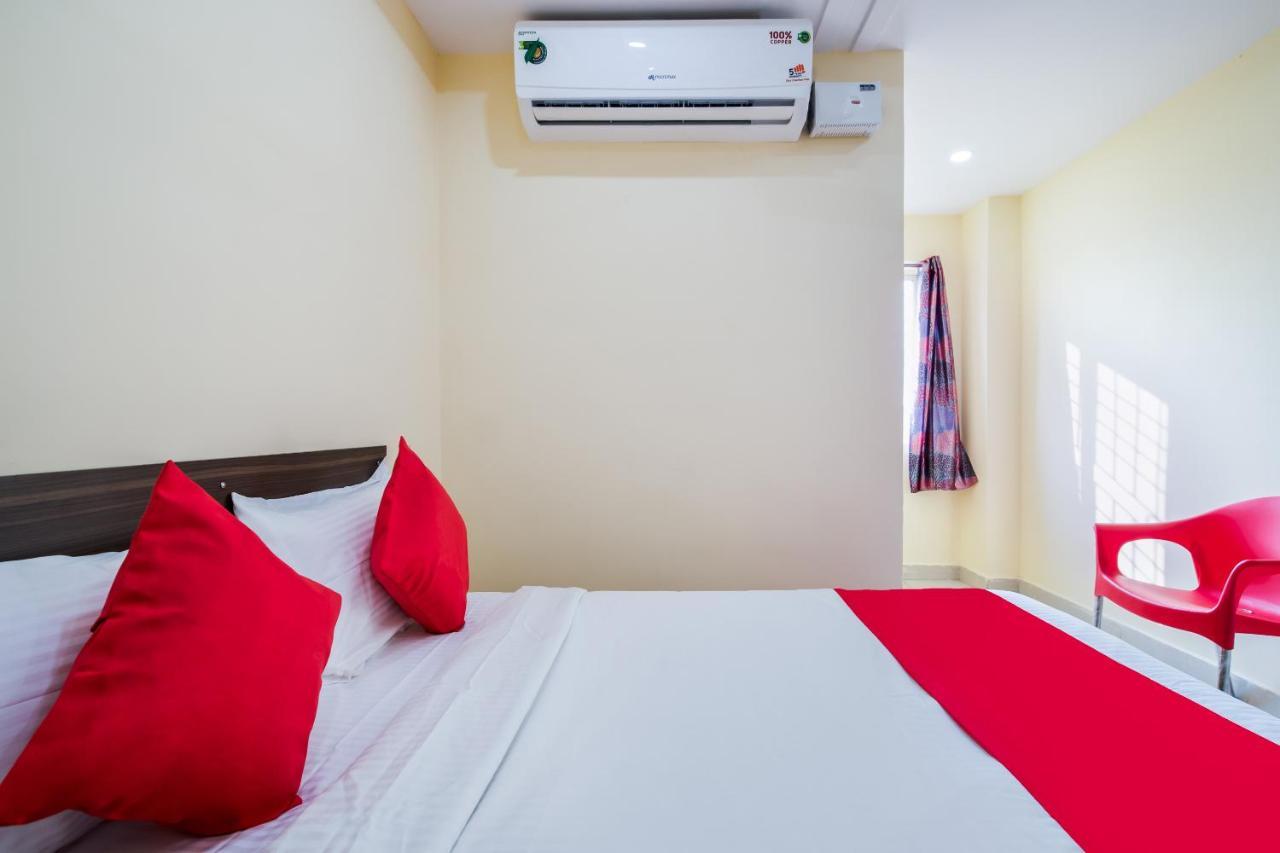 Oyo Mohan Residency Hotel Kurmannapalem Ngoại thất bức ảnh